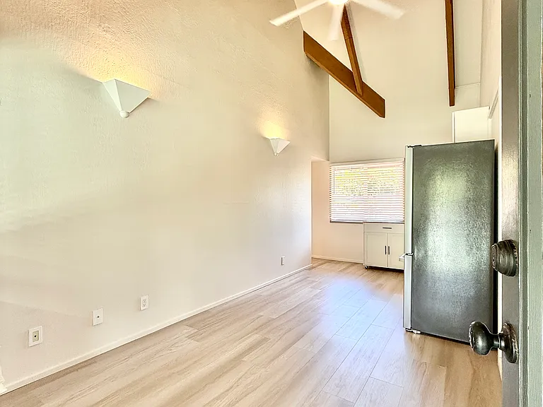 4901 Kalanianaole Hwy — Photo 2