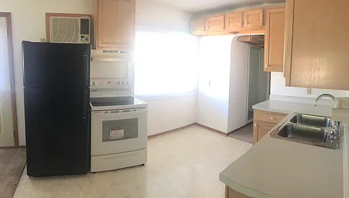 500 Broadway St NE Photo 1