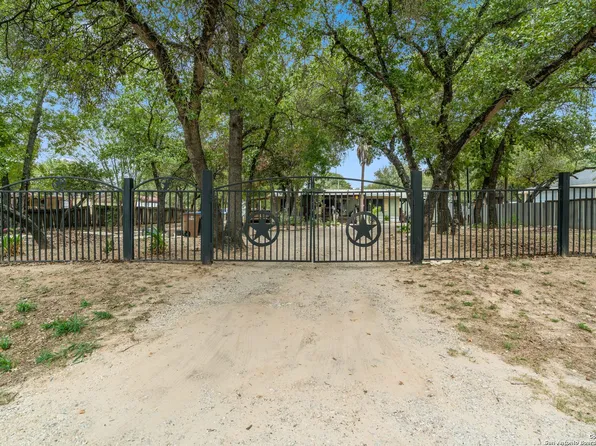 23215 HICKORY SHADOW, Elmendorf, TX 78112