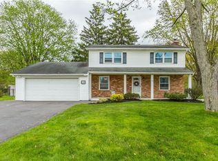 130 Kenwick Dr, Henrietta, NY 14467