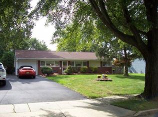 16 Pelham Rd, Kendall Park, NJ 08824