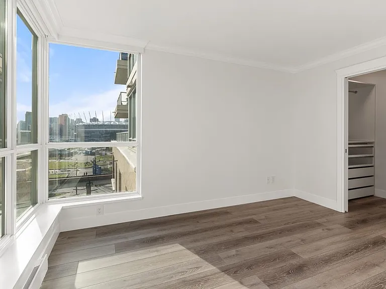 125 Milross Ave #704 — Photo 14
