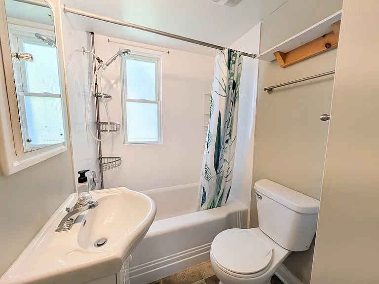 106 Haig St — Photo 11