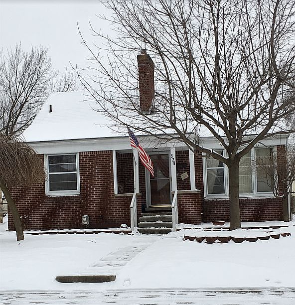 1st image of 526 S Marias Ave