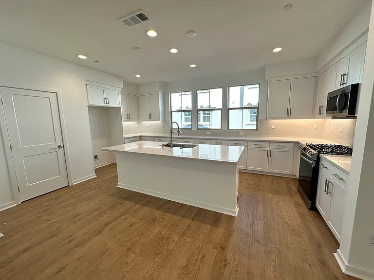 249 Averett Ct — Photo 15