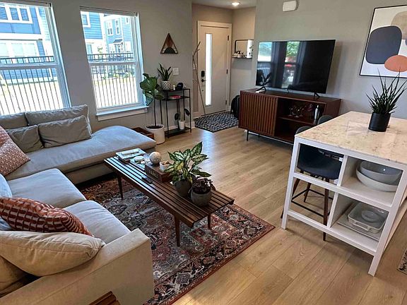4th image of 110 Duke St #1
