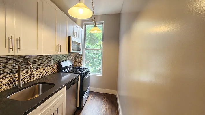 Rented by RELEASE NY | media 4