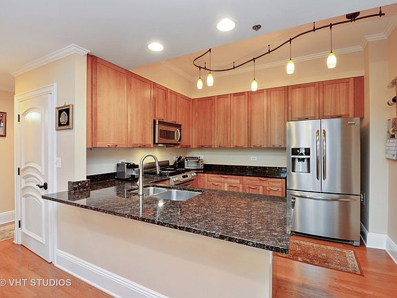4th image of 1250 S Michigan Ave APT 2706