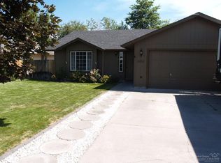 1404 SW 28th St, Redmond, OR 97756