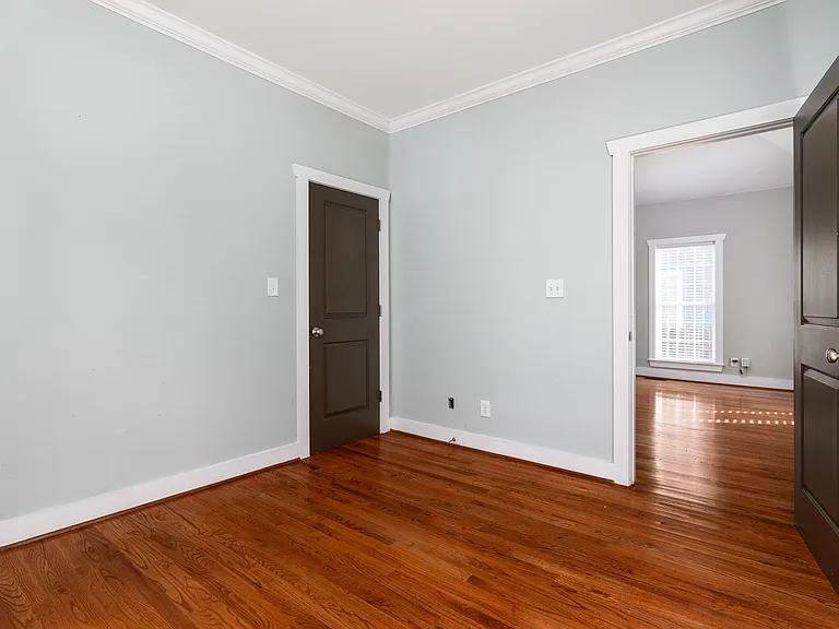 327 Mill Rd — Photo 9