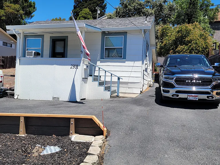 2301 Orange St — Photo 28