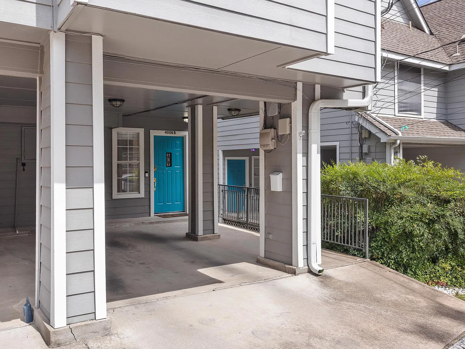 2 bed, 2.0 bath, 1398 sqft, $2,950 — Photo 2