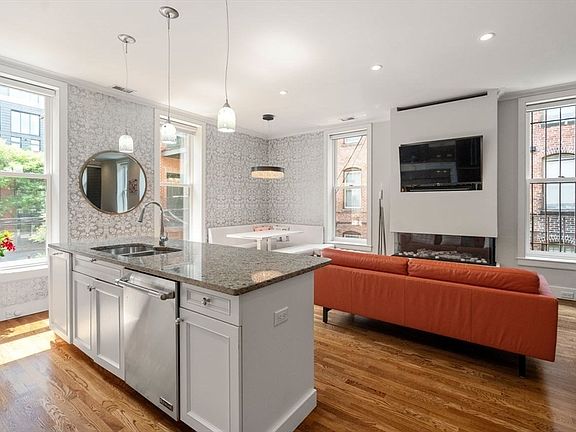 3rd image of 1 Worcester Sq APT 2