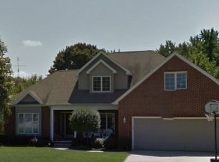 1400 Old Farm Ln, Saint Joseph, MI 49085