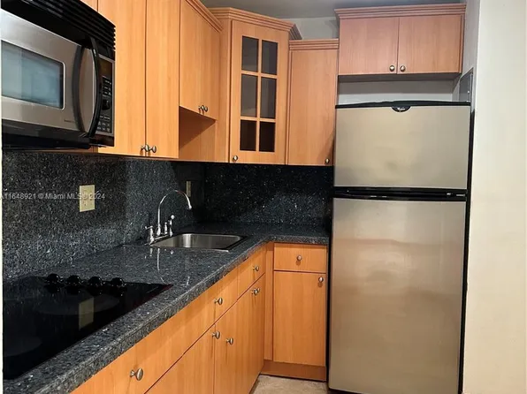 605 NW 72nd Ave APT 208, Miami, FL 33126