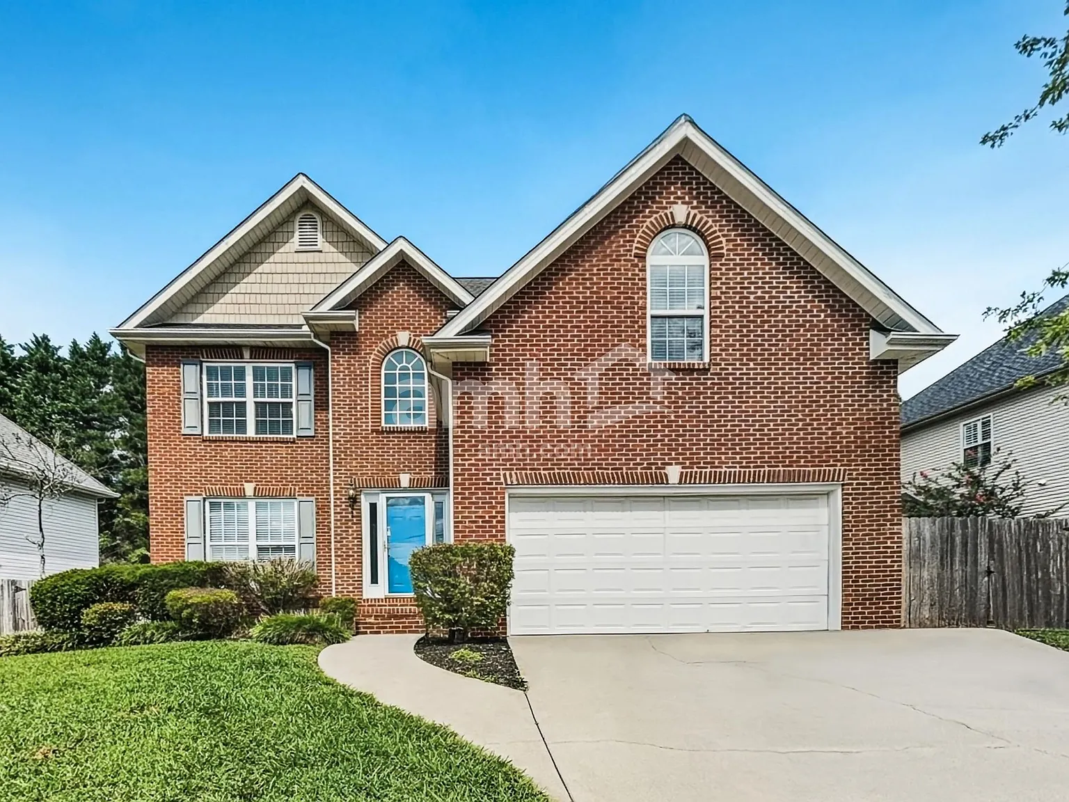 3 bed, 2.5 bath, 2462 sqft, $2,835 — Photo 1