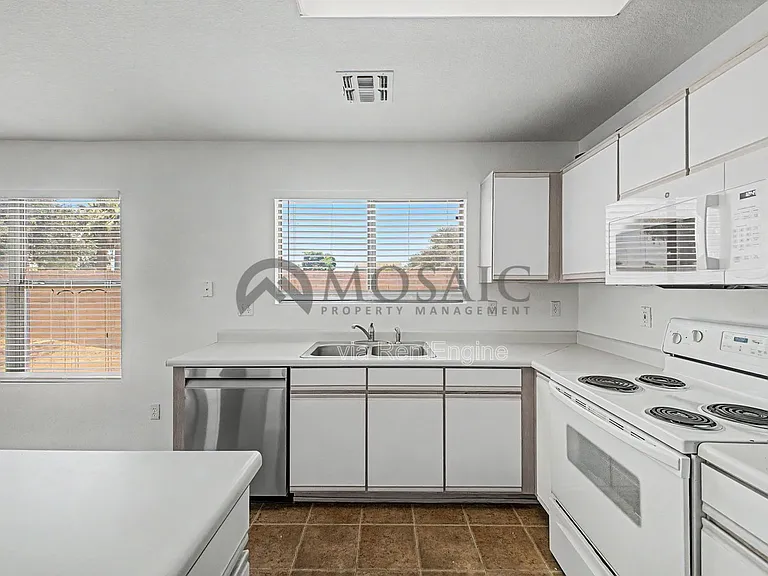 2232 E Spruce Dr — Photo 12