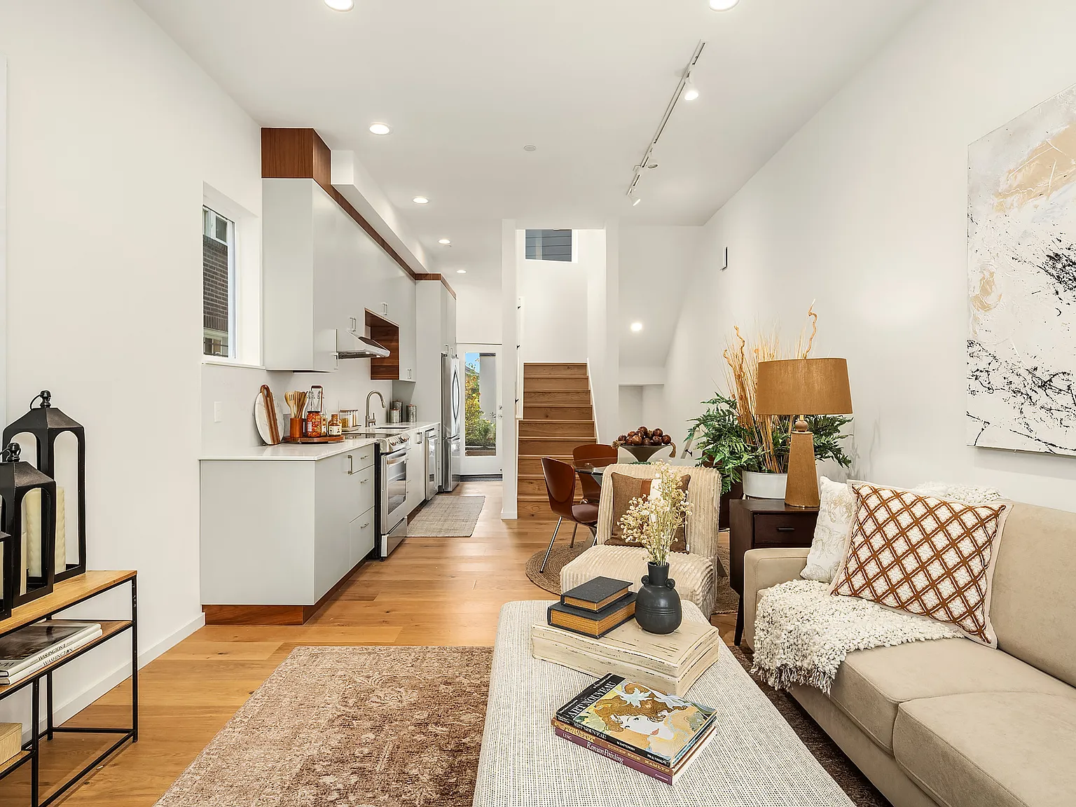 3 bed, 1943 sqft, $5,200 — Photo 4