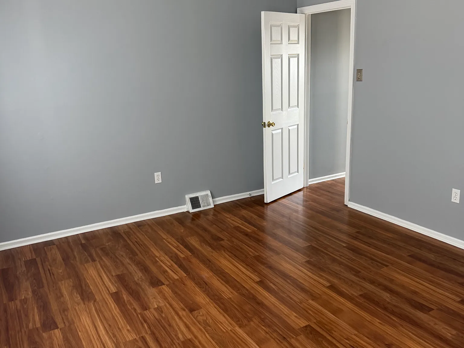 3 bed, 928 sqft, $1,800 — Photo 3