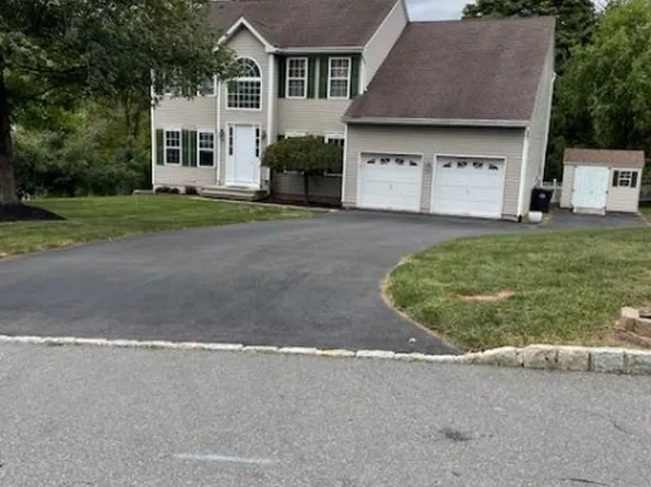 12 Crossfield Ct, Milford Boro, NJ 08848