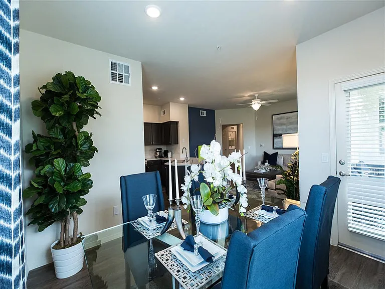 THE GALLERY APARTMENT HOMES — Photo 8