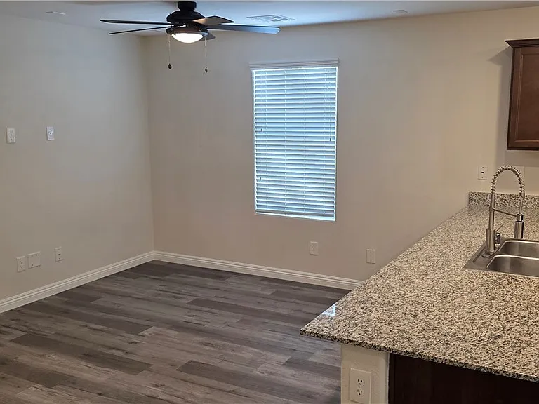 4534 Dover Straight St — Photo 9