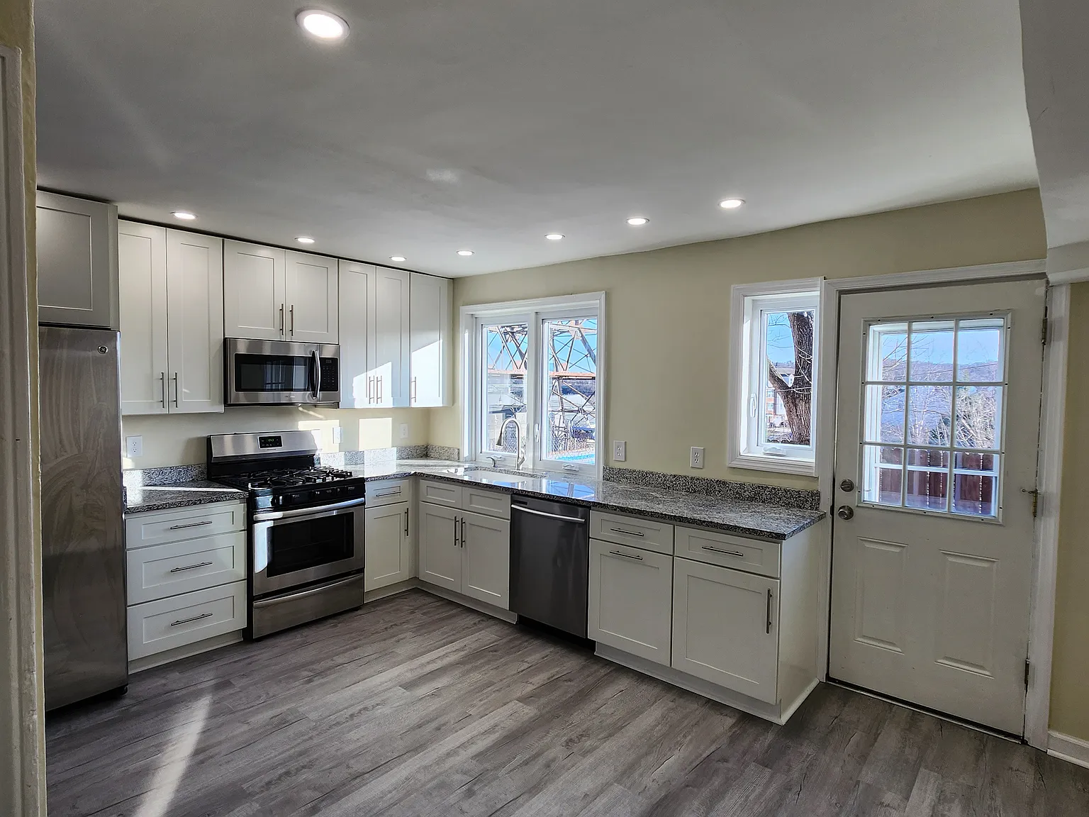 3534 Cresson St — Photo 3