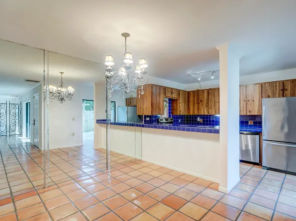 2018 SE 20th Lane, Palm Beach Gardens, FL 33418