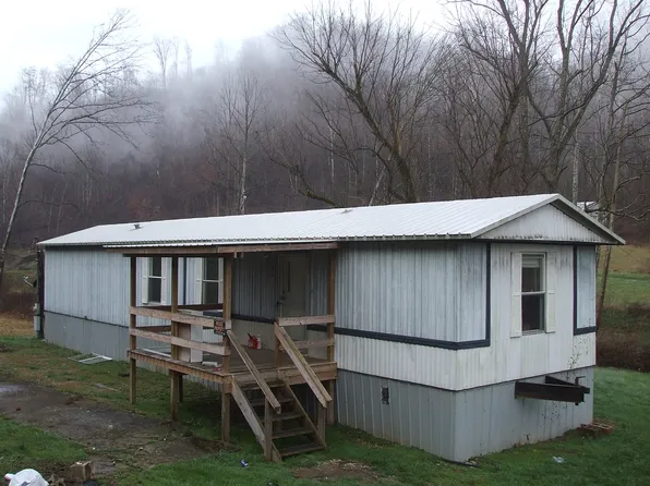 279 Middle Frk, Hagerhill, KY 41222