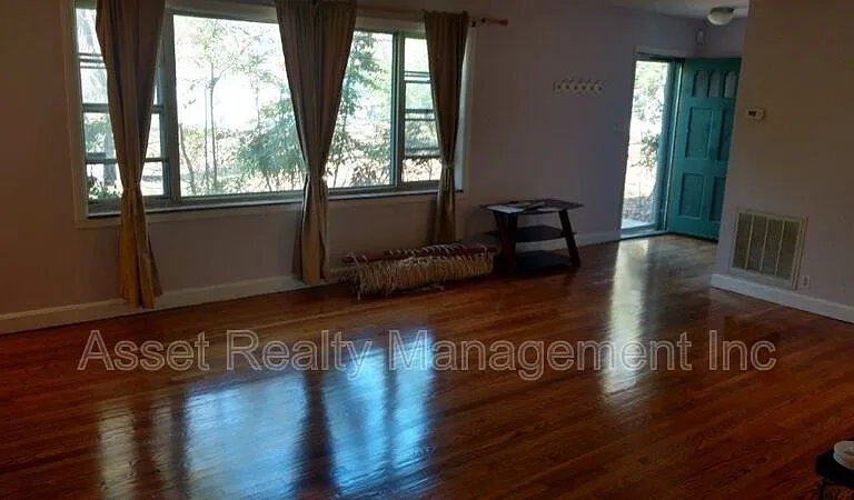 102 Eastwood Dr #1 — Photo 9