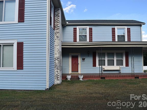4th image of 301 Highland St