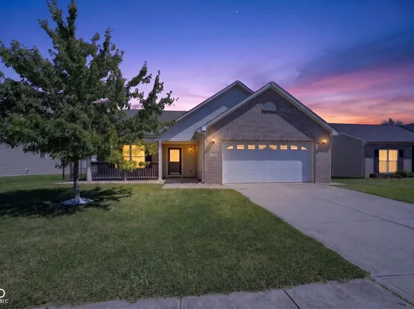 654 Findlay Ln, Greenwood, IN 46143