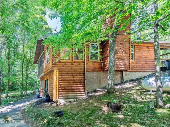 1663 S Mountain View Rd, Sevierville, TN 37876