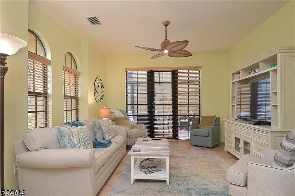 2 bed, 2.5 bath, 1696 sqft, $6,500 — Photo 3
