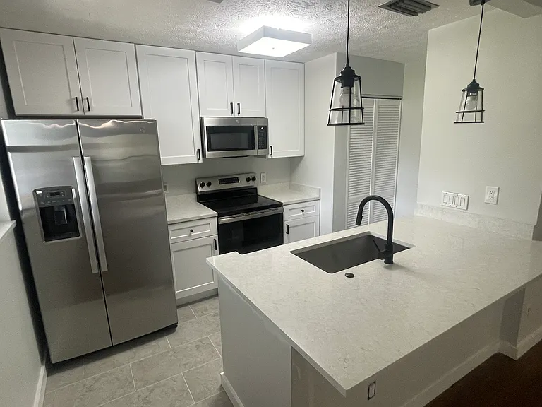 6535 SE Federal Hwy #201 — Photo 1