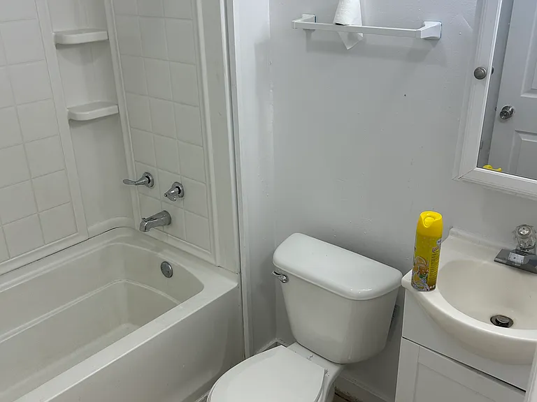 72 Franklin St #1/2 — Photo 5