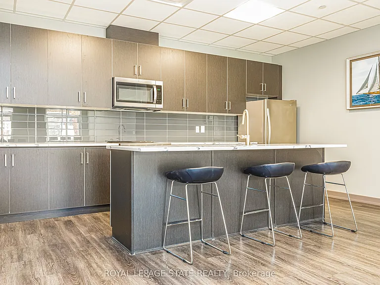 85 Robinson St #1010 — Photo 28