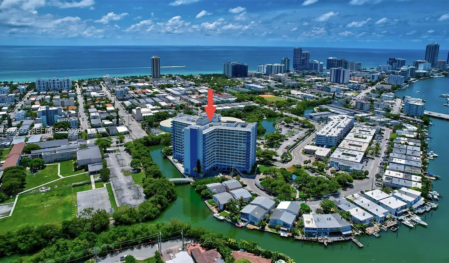 Parkview Point Condominium — Photo 1