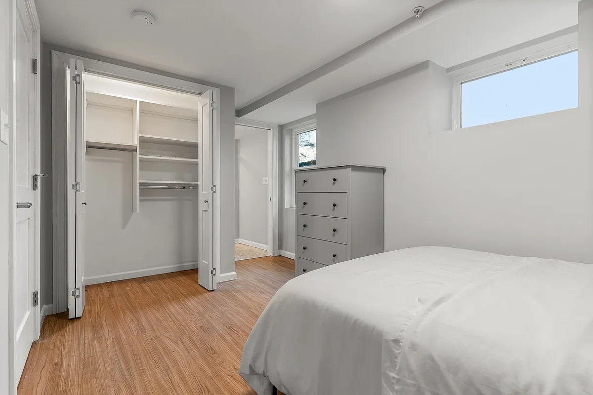 Building Photo - 32 Munroe St #4