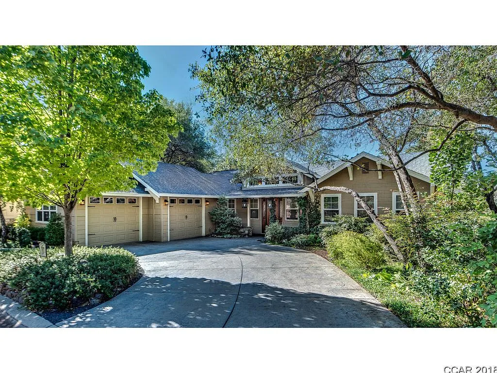 324 Catalpa Ln photo 1