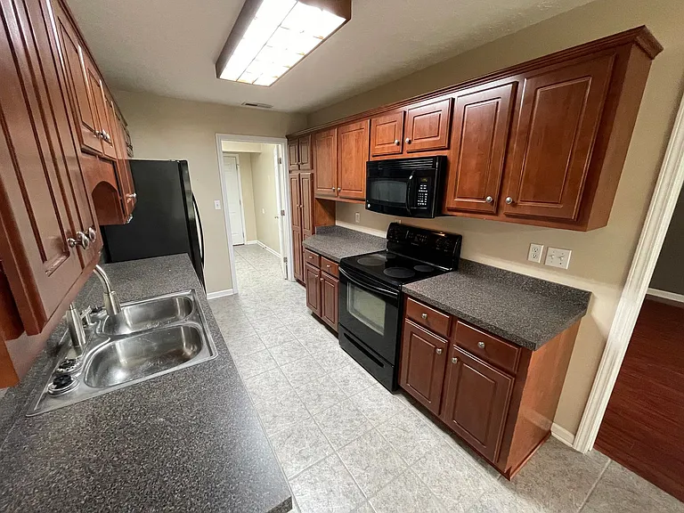 1547 Overlook Cir — Photo 8