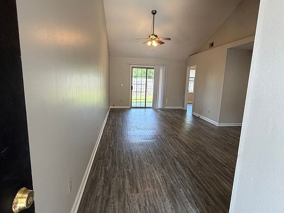3rd image of 411 Baltic Ct