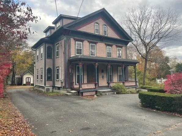 21 High St, Monson, MA 01057