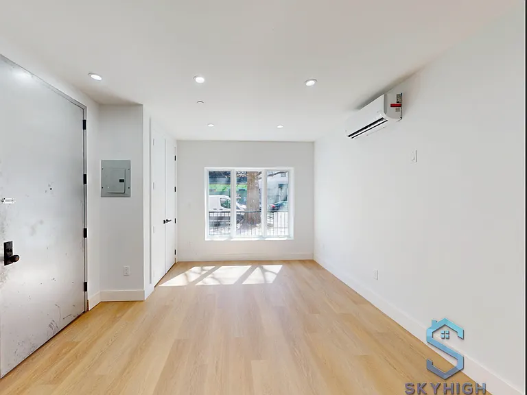 1215 Putman Ave #1FE — Photo 2
