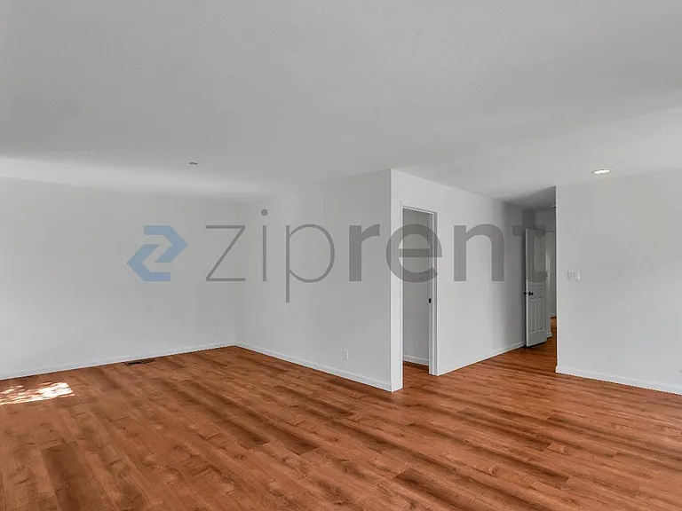 617 Hove Ct — Photo 43