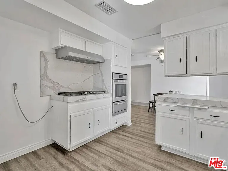 28040 Ermine Pl — Photo 15