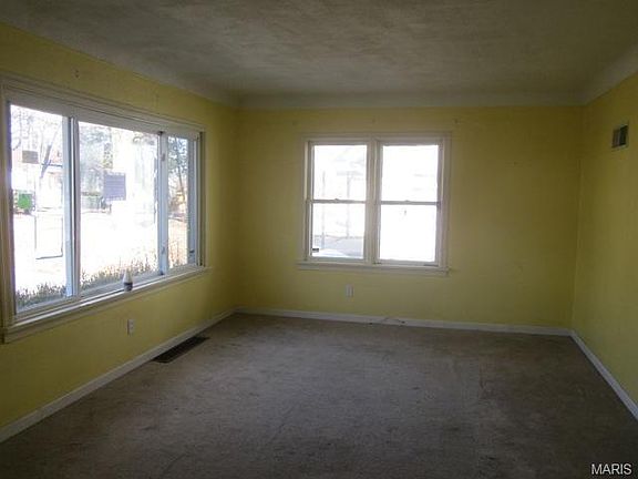 4th image of 3324 Coles Ave