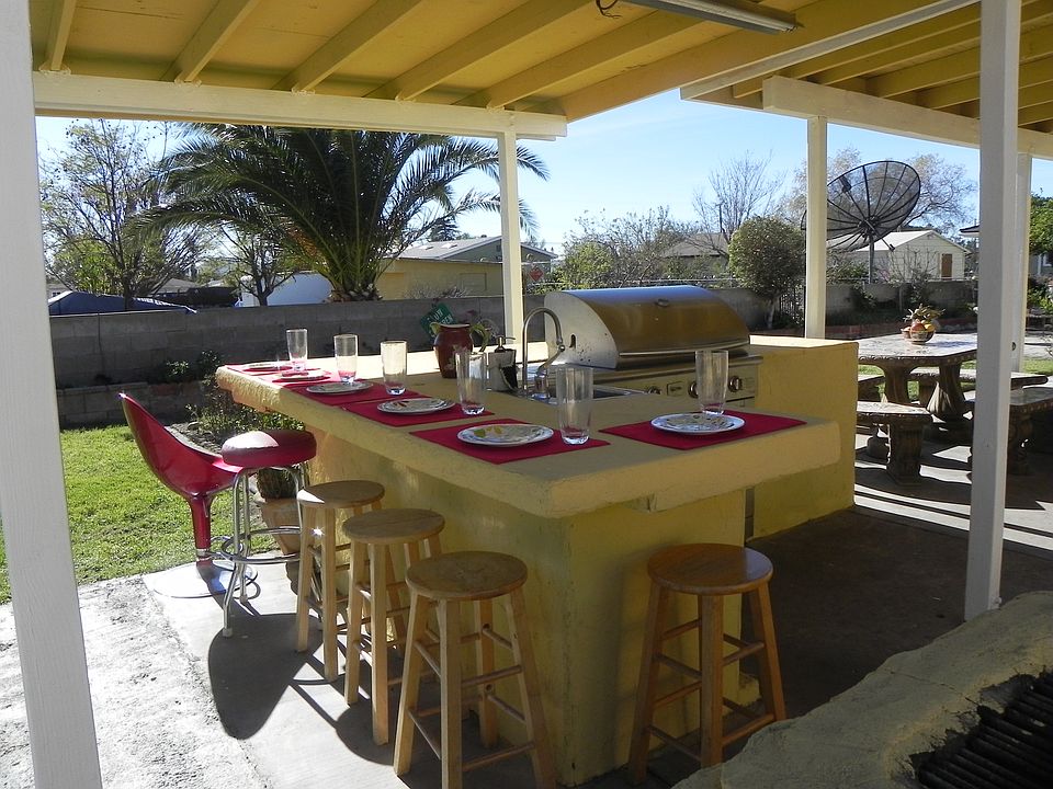 BBQ eating area