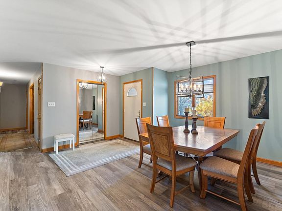 5th image of 2459 E Lake Shore Dr