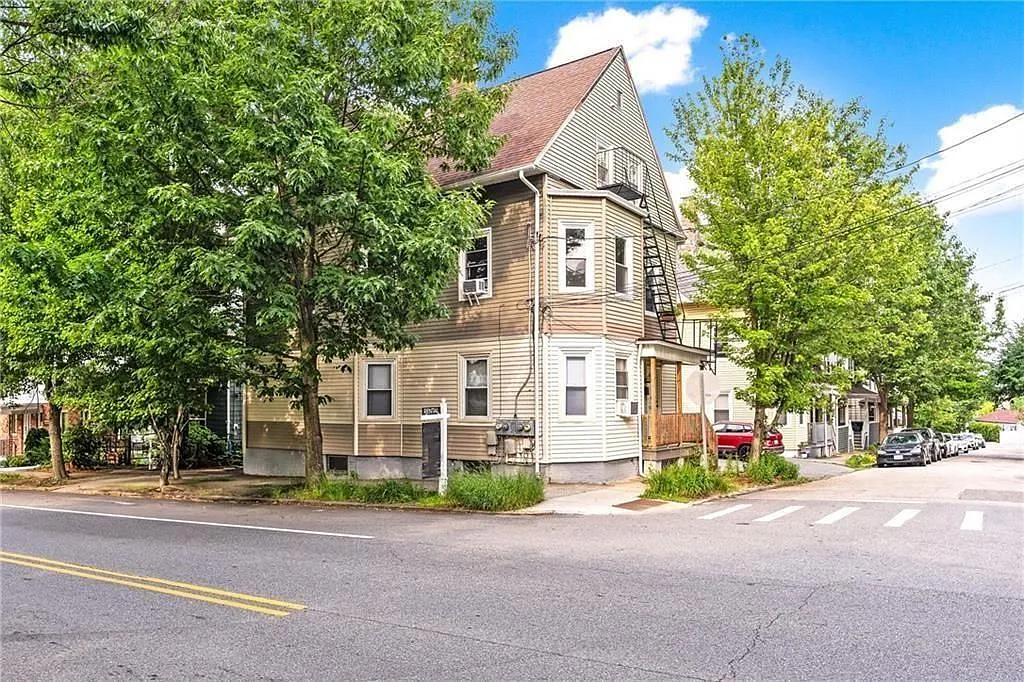 2 bed, 1.0 bath, 650 sqft, $2,000 — Photo 3
